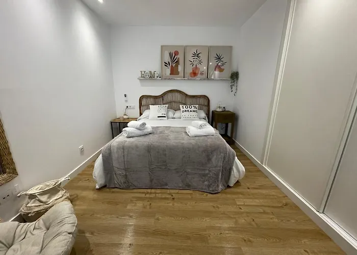 Oktheway Real Historic Small Daire *